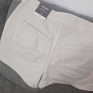 Women's Cream Shorts